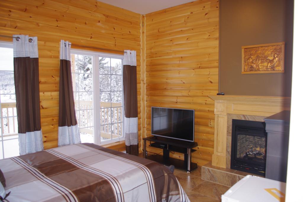 Auberge La Taniere Tadoussac Exterior photo
